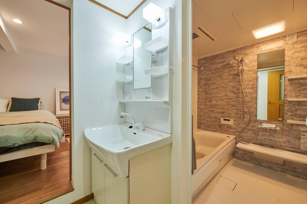 Апартаменты 上落合ハウス Kamiochiai House Токио Экстерьер фото